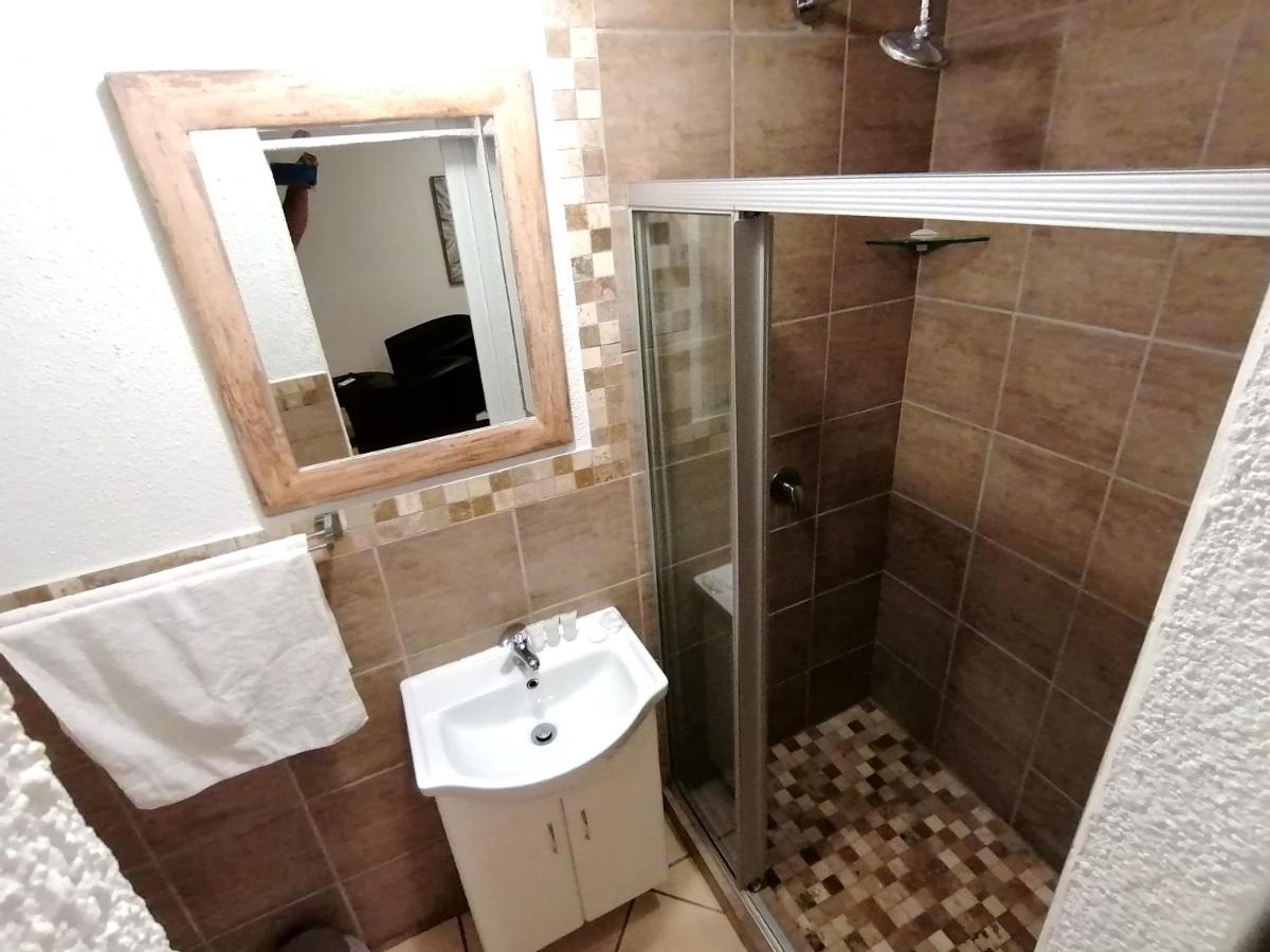 Fourways Bnb Johannesburg Esterno foto